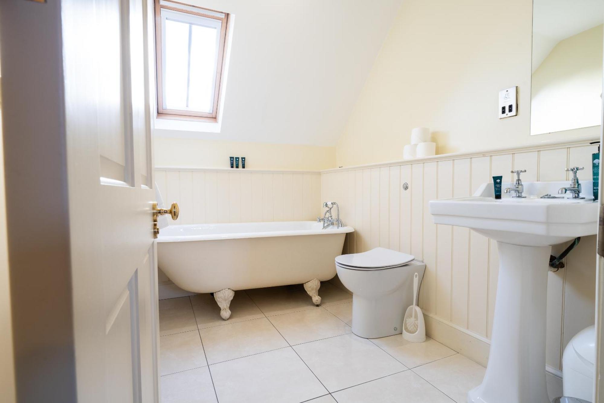 Villa Escape Ordinary At Lough Erne Gv - No.32 Enniskillen Esterno foto